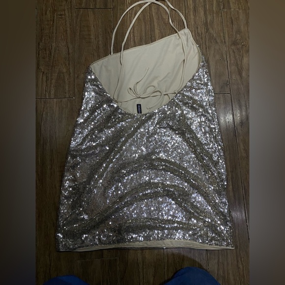 H&M cross dress - Picture 4 of 4